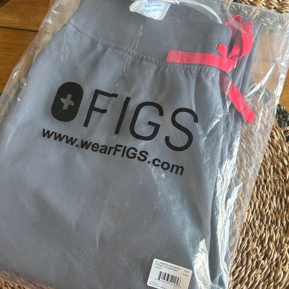 Figs Charcoal scrub pants